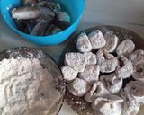 Фото кроку 3 до Хек тушкований з овочами в томатному соусі.