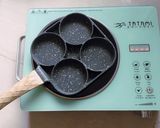 Hình bước làm 3 của món Bánh KHOAI LANG chiên tôm