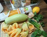 Cukkinikrémes spagetti mentával és citrommal/ Spaghetti con le zucchine recept fázis 1 fotója