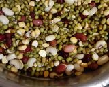 পাঁচ কড়াই গোটা সেদ্ধ(pach korai gota sedhyo recipe in bengali) রেসিপির ধাপ 1 ছবি