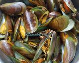 Foto langkah ke 1 dari resep Kerang Hijau Bumbu Pedas.