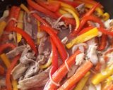 Foto del paso 3 de la receta: Fajitas de sirloin