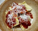 Darált hússal és gombával töltött házi ravioli, paradicsomos szósszal recept fázis 7 fotója