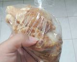 Foto langkah ke 2 dari resep Simple Caramelized Honey Garlic Drumstick.