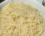 Foto langkah ke 1 dari resep Spaghetti Aglio E Olio.