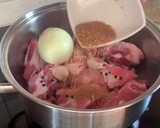 Foto del paso 2 de la receta: Costillas al horno al aroma de limón