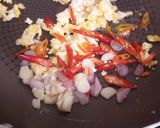 Foto langkah ke 2 dari resep Nasi Goreng Kemangi.
