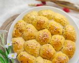 Foto langkah ke 7 dari resep Khaliat Al Nahal aka Honeycomb Bread.