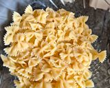 A picture of step 1 of Sundried tomato pesto and pasta salad.