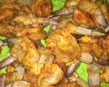 Foto del paso 2 de la receta: Camarones al ajillo con salsa de coco y arroz con verduras