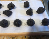 Foto del paso 3 de la receta: Trufas de galletitas oreos bañadas en chocolate