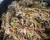 Foto del paso 5 de la receta: Espaguetis integrales con calabacín y champiñón