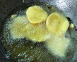 A picture of step 3 of Aloo ke pakorey.