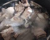 Foto del paso 3 de la receta: Carne de puerco en salsa esmeralda con Verdolagas verde vida