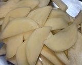 चार्ली चिल्ली पोटॅटो वेजी (Chilli Potato Veggies Recipe In Marathi) रेसिपी स्टेप 2 फोटो 
