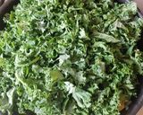 Foto del paso 2 de la receta: Tortilla de huevo con coliflor y kale