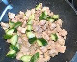 小黃瓜炒雞腿肉的食譜步驟4照片