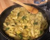 Une image de l'étape 13 de Fenouils et courgette aux saucisses allemandes et épices.