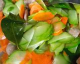 Foto langkah ke 3 dari resep 46.1. Tumis labu siam, wortel dan baso.