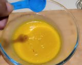 A picture of step 2 of Mango Cupcake Without Sugar.