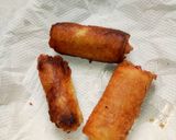 A picture of step 4 of Bread smokie rolls.