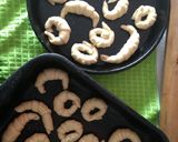 Foto del paso 7 de la receta: Medialunas dulces sin relleno