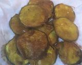 A picture of step 3 of Brinjal Pakoda.