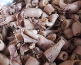 Foto langkah ke 1 dari resep Cumi Asin Pete Pedas - Simple dan Lezat.