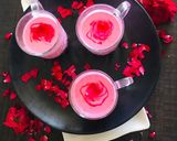 A picture of step 3 of Rose lassi.