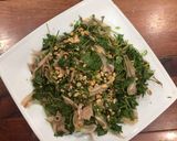 Hình bước làm 1 của món Nộm rau má tai heo