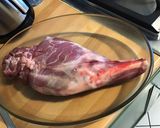 Une image de l'étape 1 de Gigot d'agneau mariné à la crème d'ail,romarin et basilic.