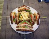 Foto langkah ke 5 dari resep Club Sandwich with Brown Bread.