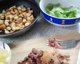 Foto del paso 5 de la receta: Ensalada César con rosetas de queso sin lactosa