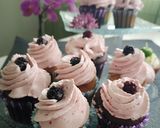 Pas rețetă Cupcakes cu cremă din fructe de pădure 6 fotografie