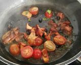 Foto del paso 6 de la receta: Bimi con cherrys y rebozuelos al ajo negro