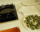 Foto del paso 13 de la receta: Albóndigas de calamares pequeños, espinacas y gamba pelada