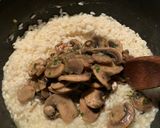 Foto del passaggio 5 della ricetta Risotto funghi e nocciole