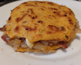 Foto del paso 12 de la receta: Arepa🫓con🧀🍯chori-queso🥯🥓🧅