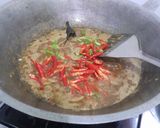 Foto langkah ke 4 dari resep Usus Ayam Masak Kecap Pedas.