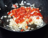 Foto del paso 2 de la receta: Anillas de pota con tomate y... más