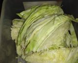 Foto del paso 1 de la receta: Repollo especiado sobre almohadoncitos de papa y coronita de panceta
