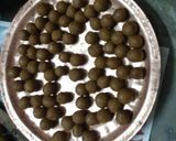 A picture of step 9 of Coconut jaggery laddu (naru).