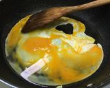 A picture of step 5 of Oyster Omelette (Thai-Style).