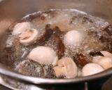 Hình bước làm 3 của món Canh Súp Nấm Thịt Viên & Vỏ Bánh Mandu Xén Dư