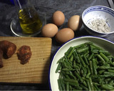 Foto del paso 1 de la receta: Tortilla de espárragos verdes con chorizo