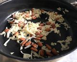 A picture of step 2 of Sole Almendras.