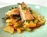 Foto del paso 10 de la receta: Salmón al horno a la naranja con verduras