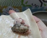 Hình bước làm 1 của món Hoành thánh hàu hải sản