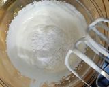 A picture of step 4 of Lemon Cheese cake.