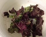 Une image de l'étape 6 de Salade de romaine aux betteraves rouges, tomates, frisée rouge et feta.
